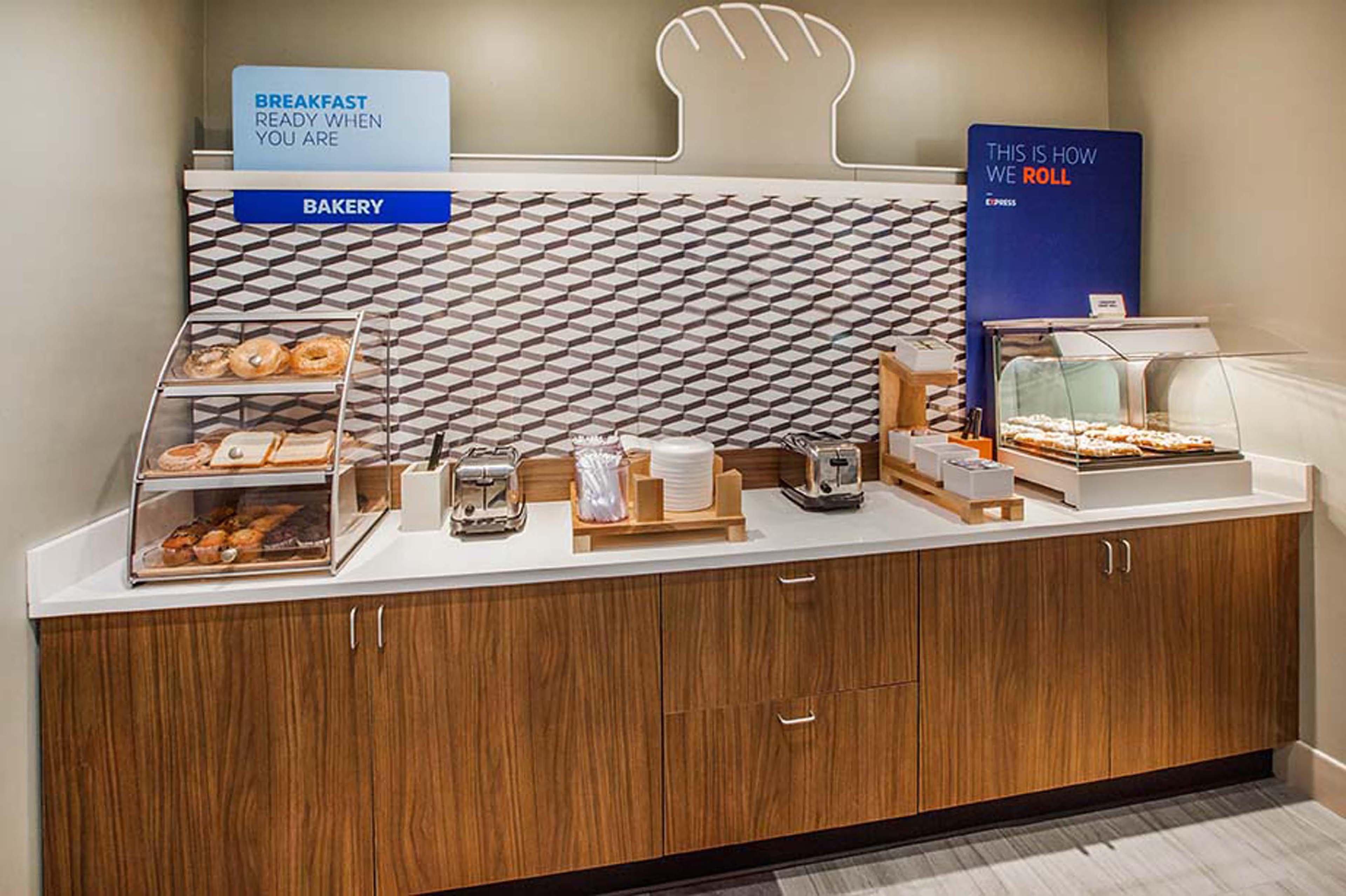 Holiday Inn Express Richmond - Midtown By Ihg Luaran gambar
